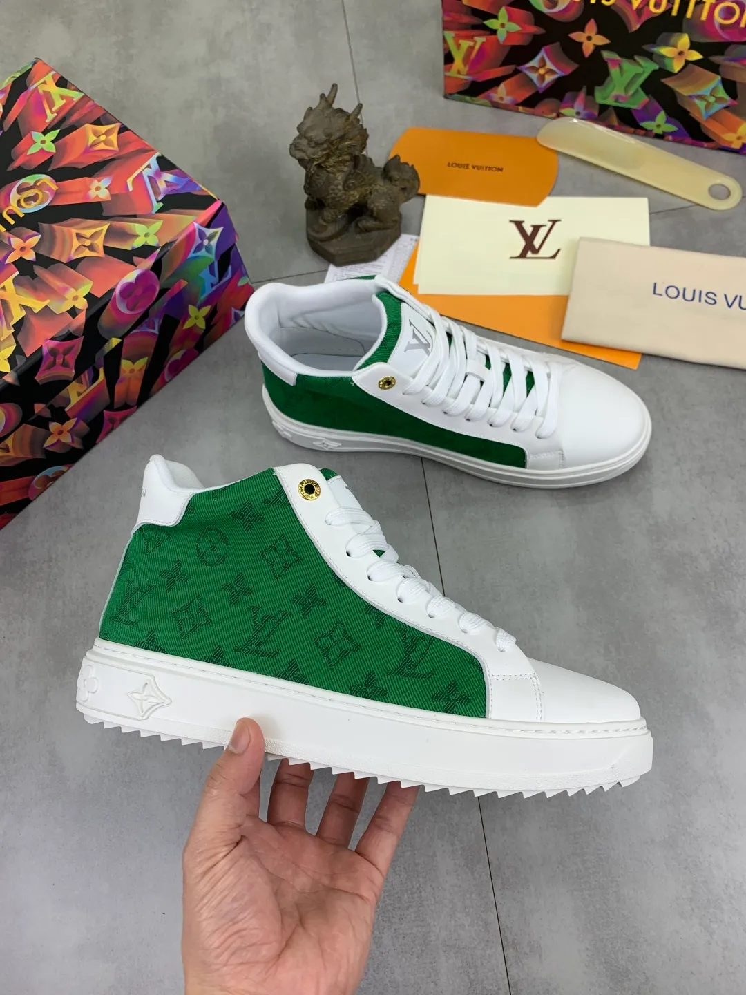 Men's men's shoes 💰P560💰[New model]🆘High-quality cowhide [Louis Vuitton]LV official website latest model🎁casual fashion high-top men's shoes👟hot style💥simple and elegant style, exclusive for trendy men. Unique official website latest brand elements👑original decoration, fashionable and generous, the fabric is made of original denim➕comfortable and breathable mesh lining➕cow leather feet ✅The official website specifies wear-resistant casual outsole, the classic model is taken in real life🎬Color: 4️⃣colors available😍Number of codes: 38-44 Full set of packaging